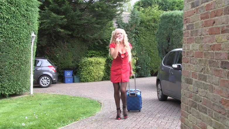 Lacey Starr productions: Ukazuje se kolem klienta