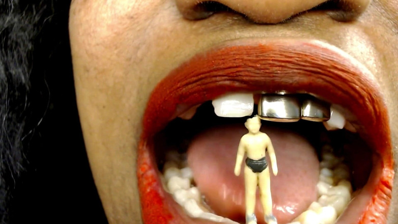 Maeling: Tiny Dentist Fixed Giant Teeth - a Battle of Trust, Shrinking...