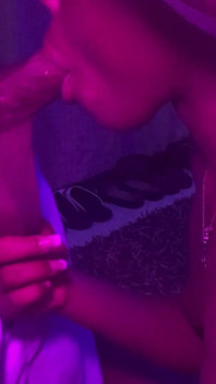 Hot Blow Job murzynka nastolatka z wargami ssącymi i językiem POV