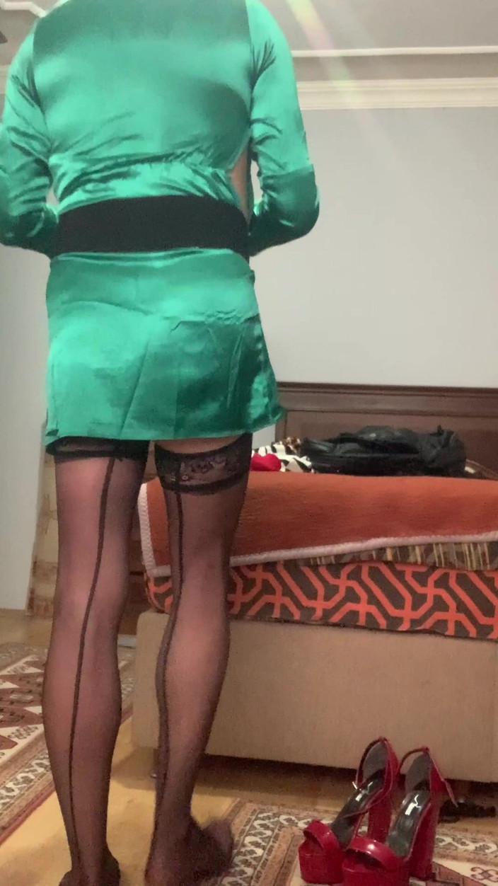 cd_aysemmm: My Pregnant Tried Her New Sexy Panties in My Room