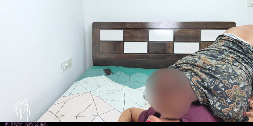 Sexy Komal: Комаль завершила свою офісну роботу і перейшла до b.ed, за нею пішов її чоловік