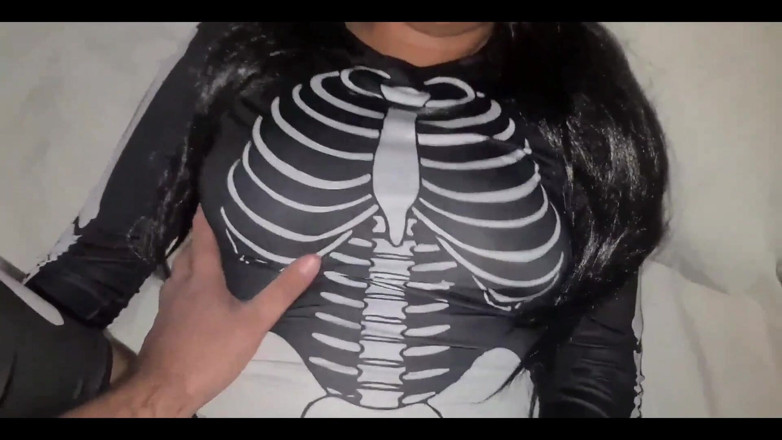 Anny Kitty: Inilah cara pesta halloween yang berakhir dengan pelacur muda ini....