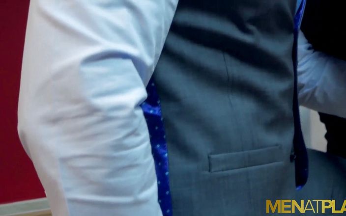 Menat Play: Menatplay latino hunk Gabriel Lunna svádí gaye Dario Beck