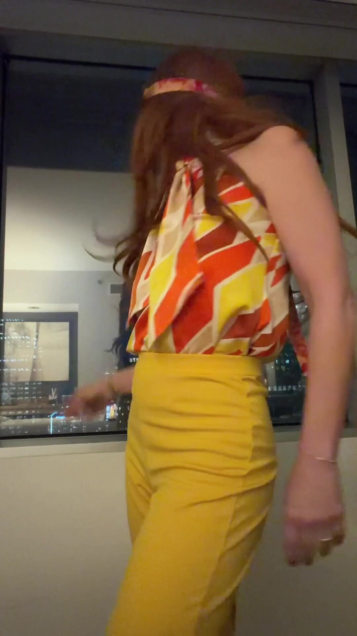 YourFavoriteMommy: Red Headed Groovy Girl