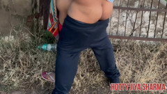 Hotty Jiya Sharmaa: 房东在田间撒尿时操了嫂子