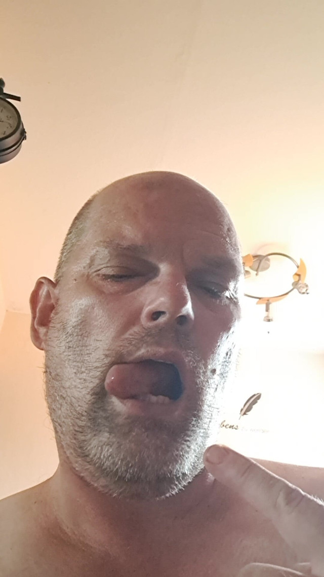 A 100 Pro Bitch (Fickspecht) A 100 Pro Bitch (Fickspecht)