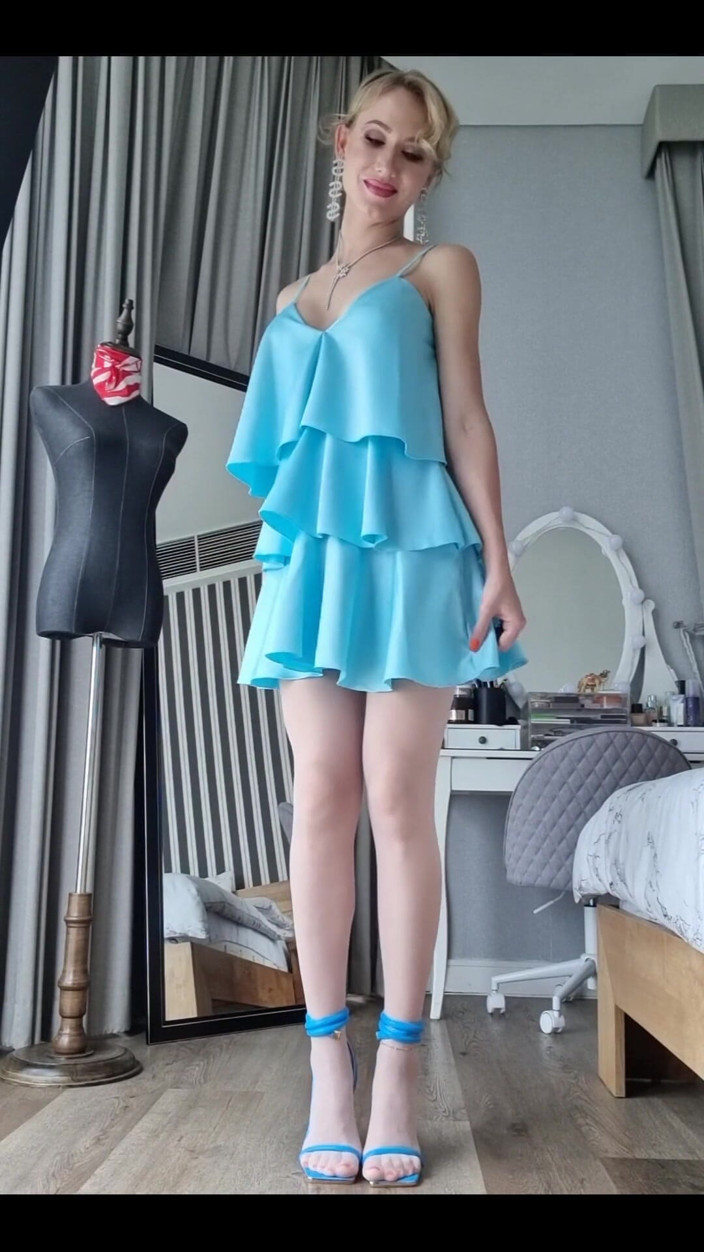 Angel The Dreamgirl: Mavi Elbise