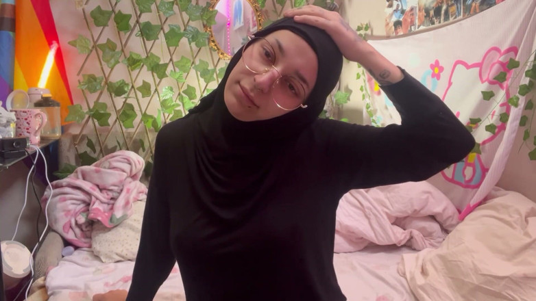 lanalovacutie: Yoga-in-hijab-for-you
