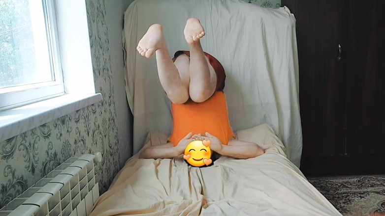 Kitty_Cross: 白腿处女热屁股模特白人光滑皮肤大屁股超级自然美