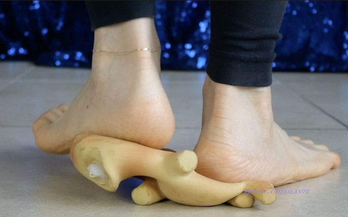 Rebecca Diamante: Asmr Crush Bareheel: Piglet