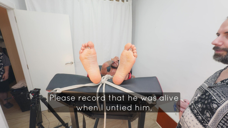 PSM Tickling Network: Aleksei a testa in giù