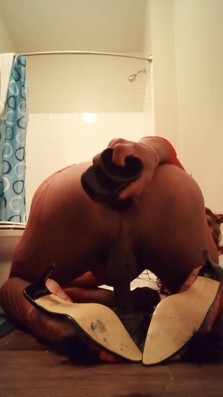 Pharoah Zeus: 11 palcový anální dildo sexy crossdresser transgender v červené