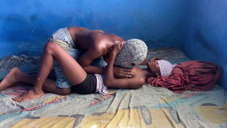 Savage Innocent69: Moja Przyrodnia Siostra Odwiedza Mnie I Dzieje Się Pełne Wideo