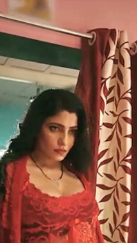 Une femme mariée sexy séduite par son devar