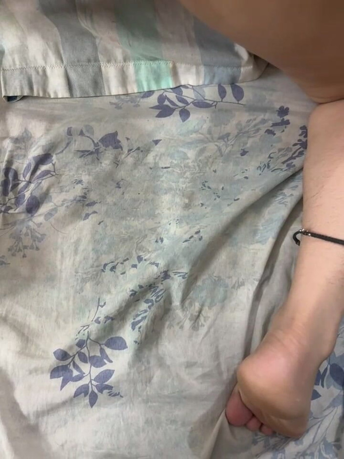 Apki Bhabhi: 性感人妻跳胸部