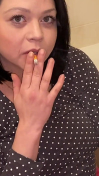 Phỏng vấn Shione Cooper mang thai smokin