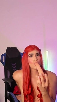 Sexy Red Movie Loves to Suck Her Dildo