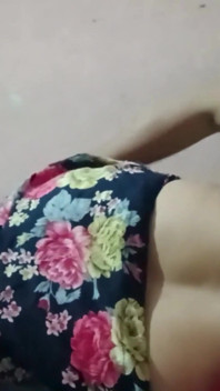 Desi indická Bhabhi je tvrdě ošukána sousedem. Desi indická bhabhi má sex se švagrem