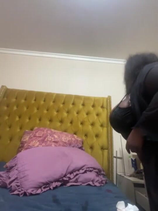 Legendary Booty Overdose: Dev siyah iri güzel kadın striptiz yapıyor