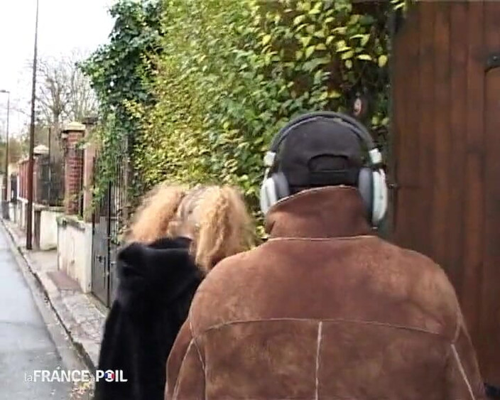 French Family Secrets: ピアノ(またはフルート?)この非常に意欲的な生徒のためのクラス!