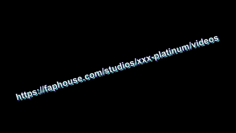 XXX-Platinum: Amante beija Milf nos lábios, lambe buceta molhada, lábios, clitóris,...