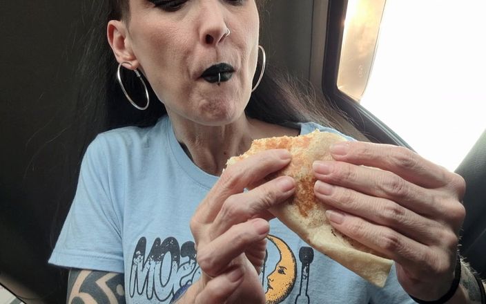 PandoraSG: Veřejný Mukbang - Tacos v mém autě