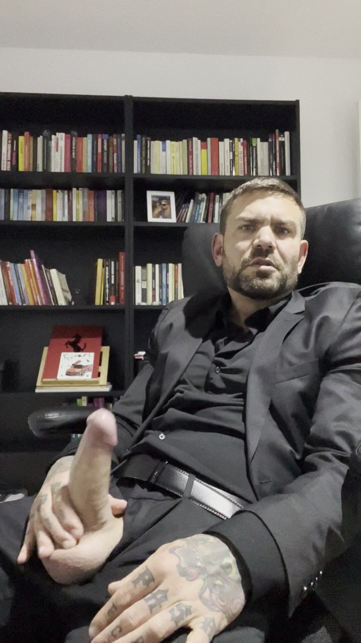 Juan Lucho Gay: Cara Bonito Se Masturba De Terno