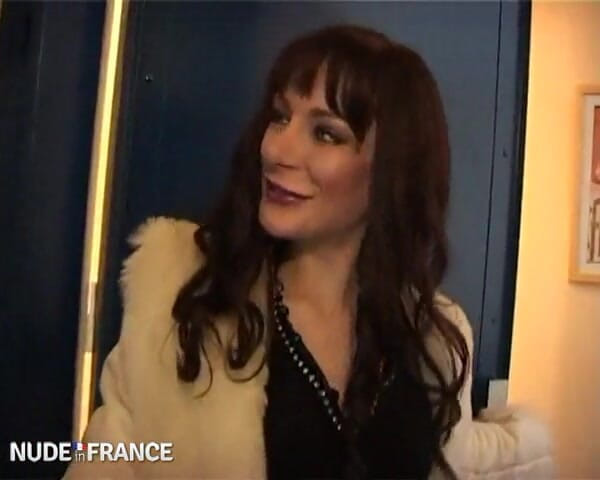 La France a Poil: Horny MILF Seduces a Rich Ceo to Get Anal Fucked