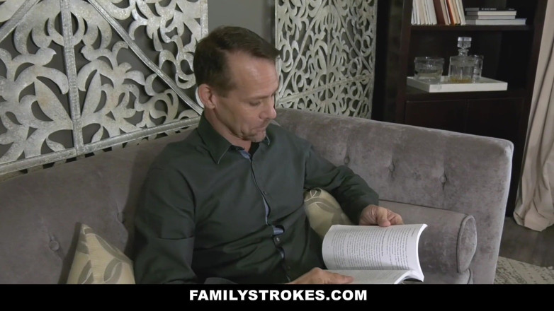 Family Strokes: Adik tiri super hero berkongkek