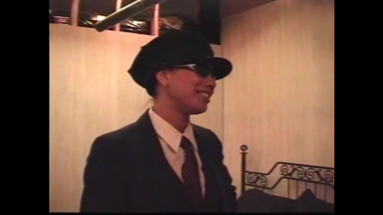 The Unforgettable: Vastgebonden en aantrekkelijk