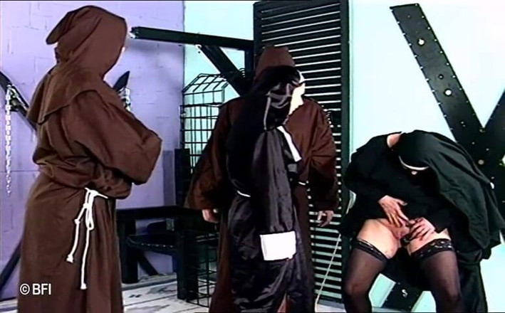 House of lords and mistresses in the spanking zone: Dvě náboženské jeptišky jsou potrestány