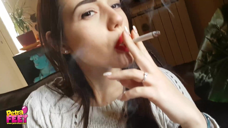 Smokin Fetish: Fantastic brunette babe loves cigars so much