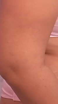 Indický velký zadek bhabhi v růžových bikinách