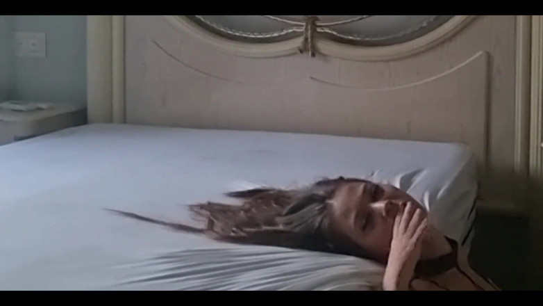 Holycandy: Mi scopa la figa con un cazzo