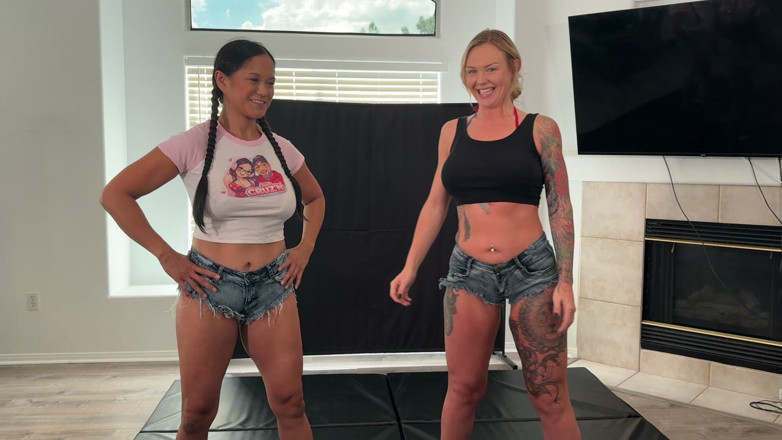 DifferentClimber340: Deliah Grace vs Jazmine Cruz en una lucha de lucha...