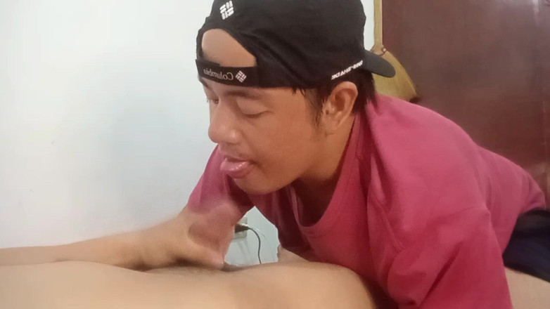 Talahib23: 深喉一根与奶酪混合的鸡巴太美味了