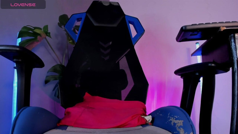 XaraBliz: Xara Feiert Gerne Mit Ihren Freundinnen