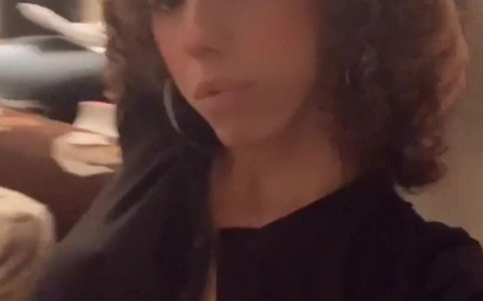Tia Tizzianni Productions: He estado haciendo cosas de dj todo el día, así...