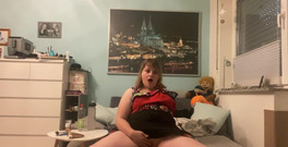 Deutsche Anna: 我喜欢服装和角色扮演...你有最喜欢的动漫或Charakter我应该角色扮演吗？