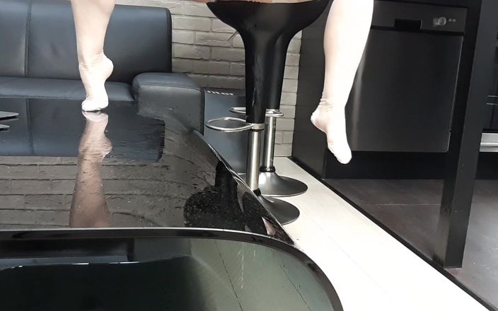 Wanilianna: Spruta i vita nylonstrumpor