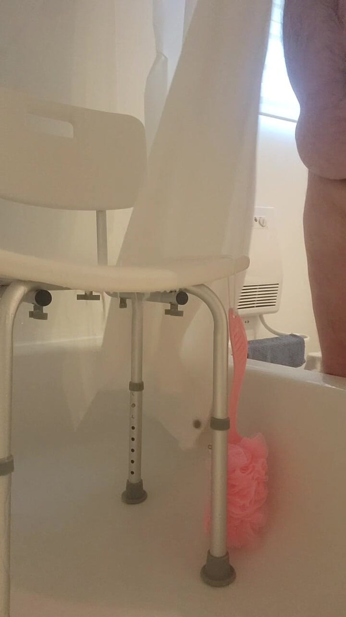 Caressonnous: Vem kommer att duscha