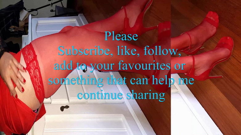 Dani Leg: Dani Leg é a dama de vermelho