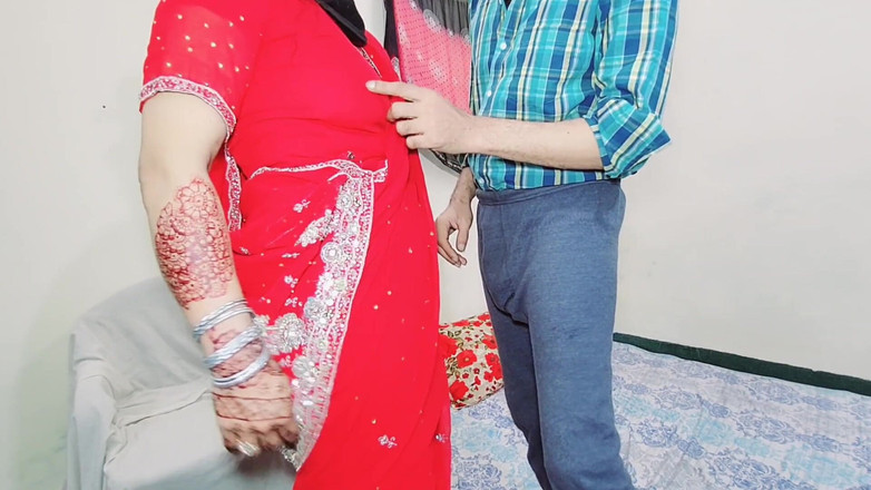 Netu: Desi Busty Bhabhi Wearing Saree Standing Anal Fuck