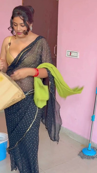 Ragini, Maid Wear Her Malkin Hot Dress and Impress Her Malik, Hot Romantic Hindi Viral Video