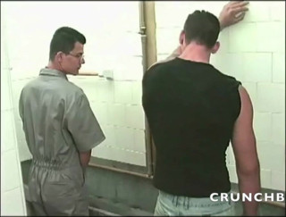 Crunch Boy: Seksi di bawah kamar mandi di klub olahraga