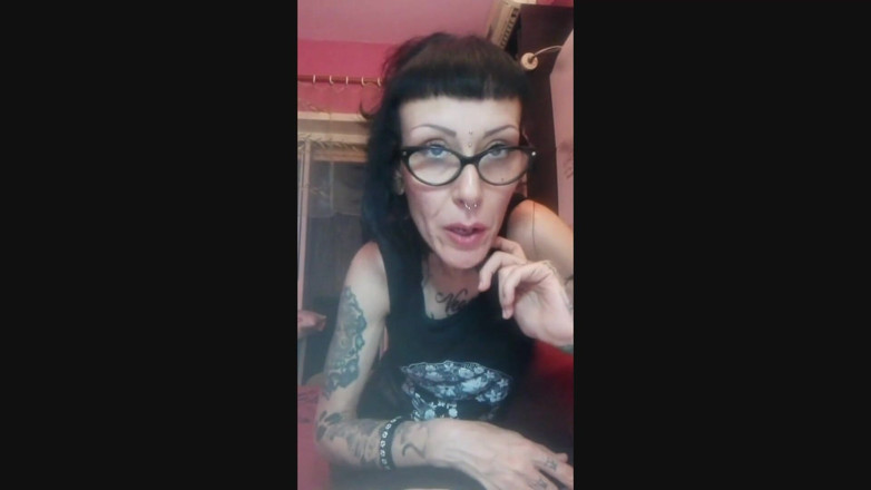 Miss Wagon Vegan Fetish: Slečna Vegánská - Sawn si představovala, jak vykouřit můj zarostlý hřebík...