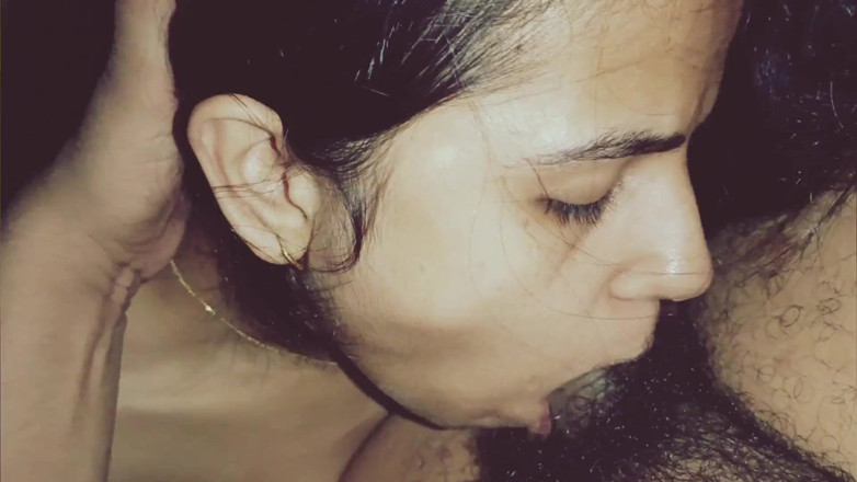 Hot Sis: Latika sepong kontol dan dicrot di mulut