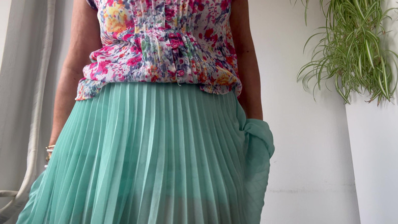 Step Mommy: Sexy milf stiefmoeder Michelle is weer geil op kantoor en...