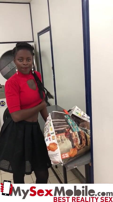 MySexMobile: Ebony girl picked up in launderette for intense sex