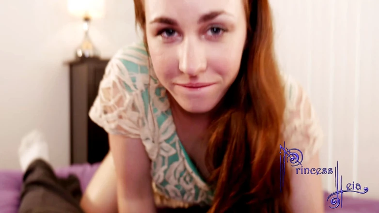 Princess Leia: Horny stepsister begs for creampie